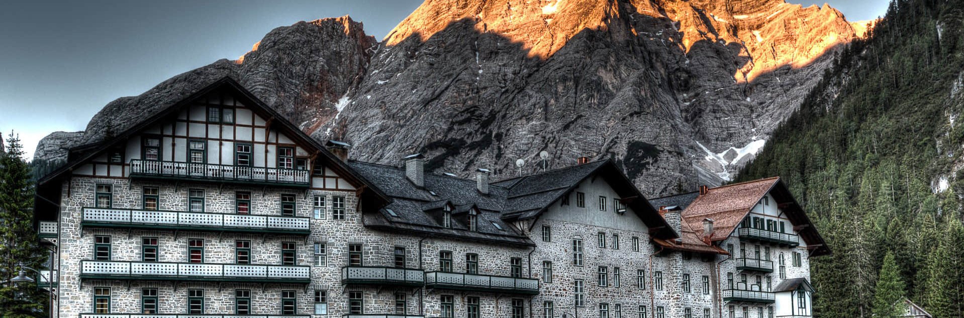 Hotel in den Bergen